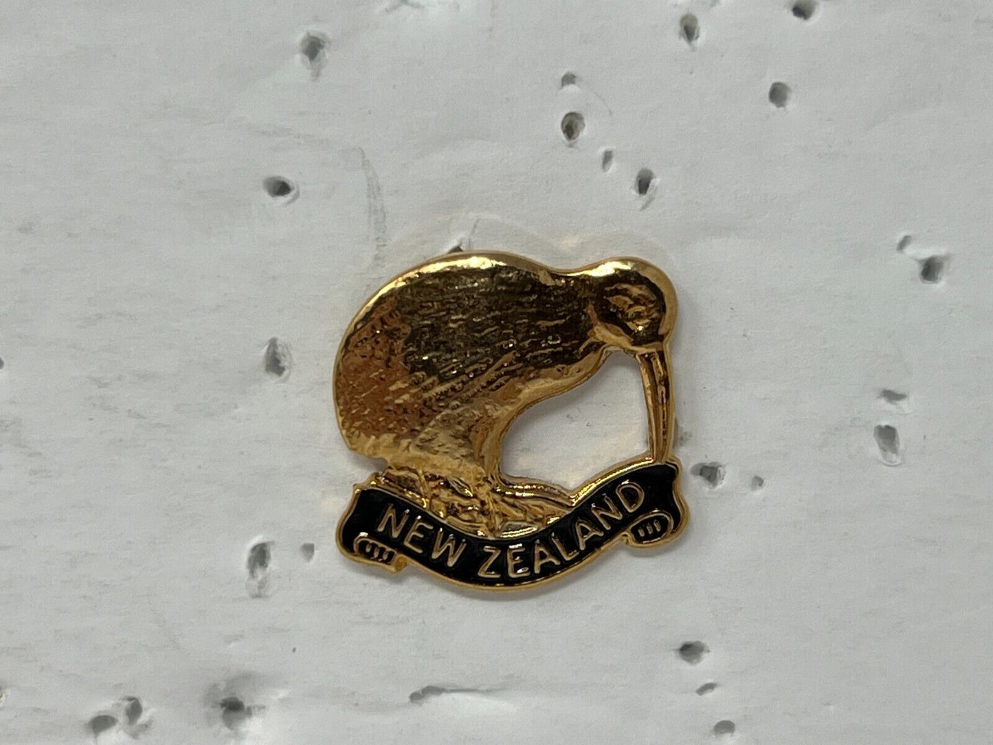 New Zealand Kiwi Bird Cities & States Lapel Pin CPS2