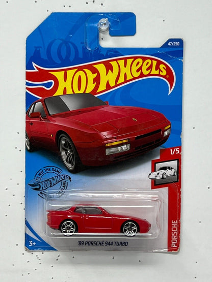 Hot Wheels 1989 Porsche 944 Turbo 1:64 Diecast Red