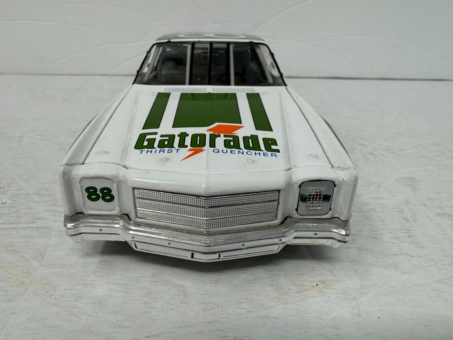 Action Nascar #88 Darrell Waltrip Gatorade 1979 Chevy Monte Carlo 1:24 Diecast