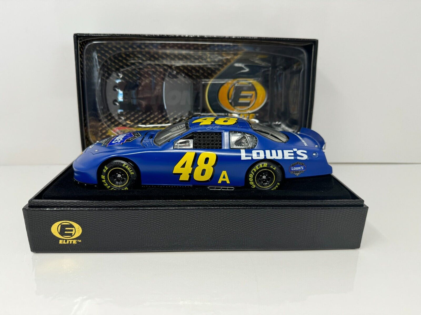 Action Nascar Elite #48 Jimmie Johnson Lowe's Test Car Crew Chief 1:24 Diecast