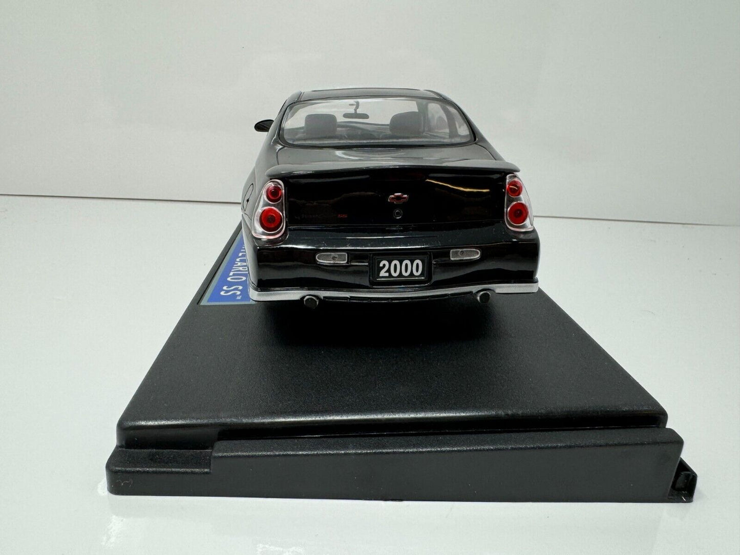 Sun Star 2000 Chevy Monte Carlo SS 1:18 Diecast