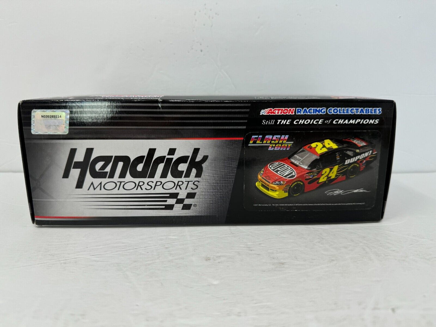 Action Nascar #24 Jeff Gordon DuPont 2011 Impala Flashcoat Color 1:24 Diecast