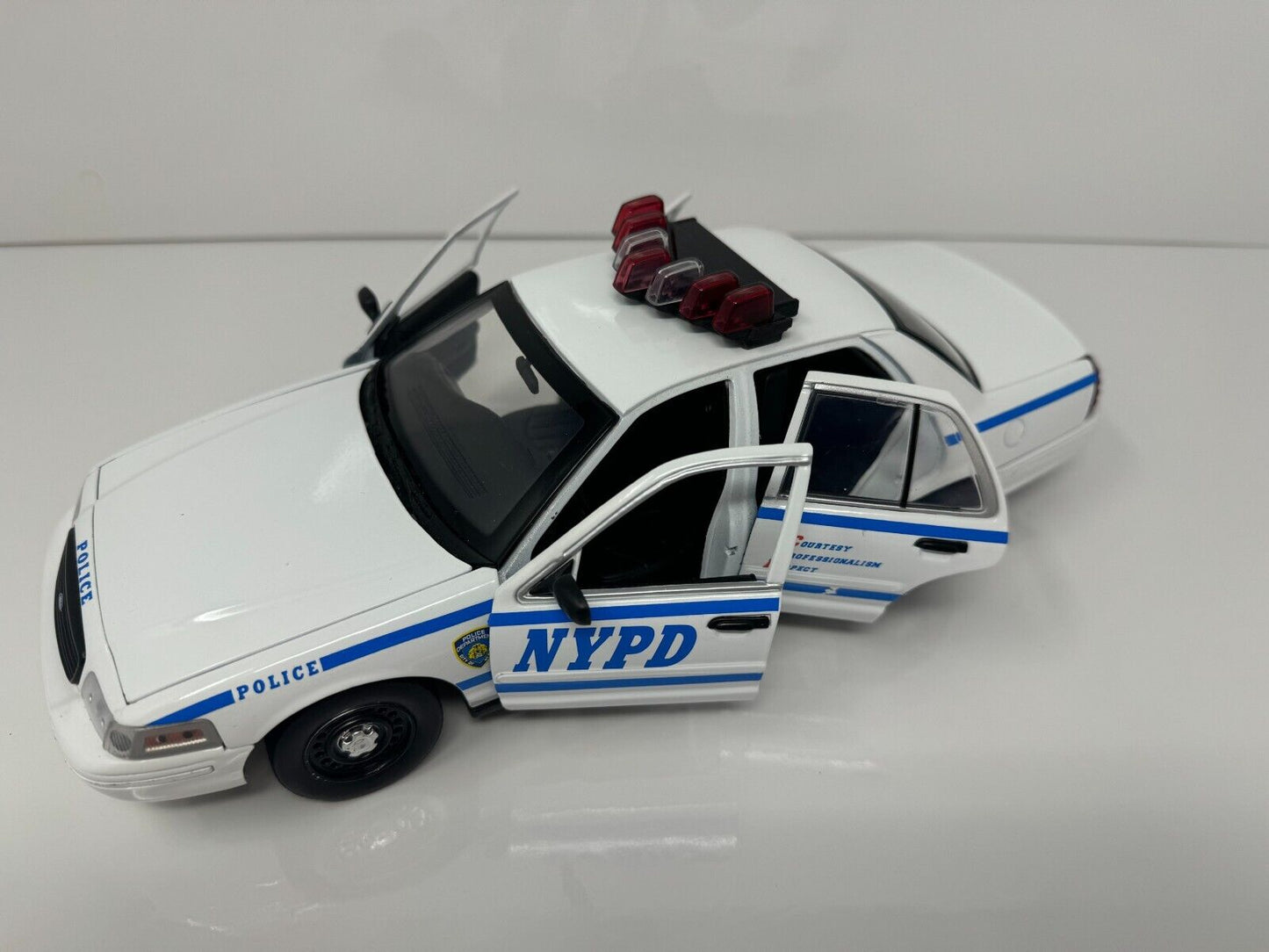 Greenlight NYPD Police Department Ford Crown Victoria Interceptor 1:18 Diecast