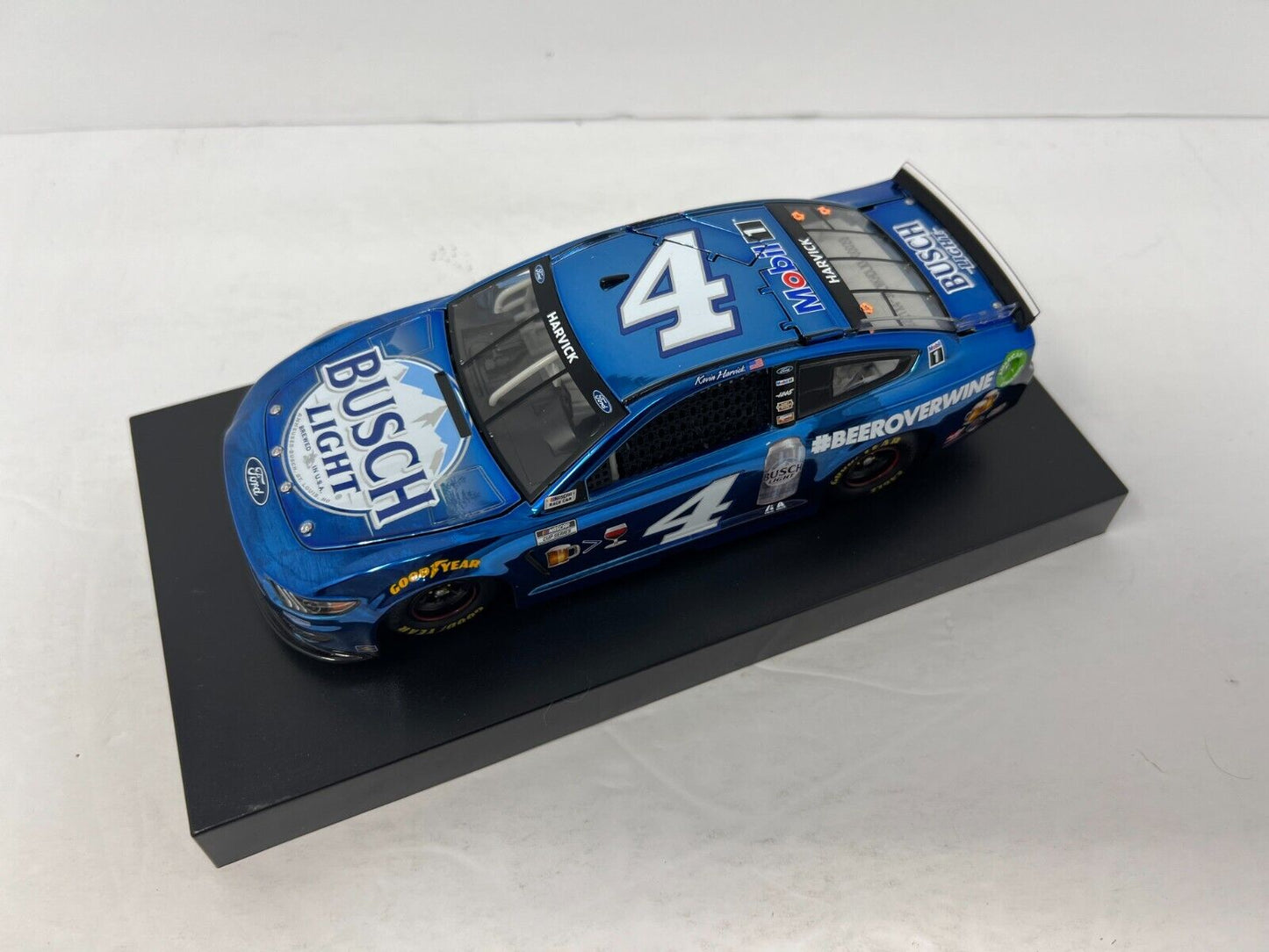 Lionel Nascar #4 Kevin Harvick Busch Light Mustang 1:24 Diecast Chrome (1 of 72)