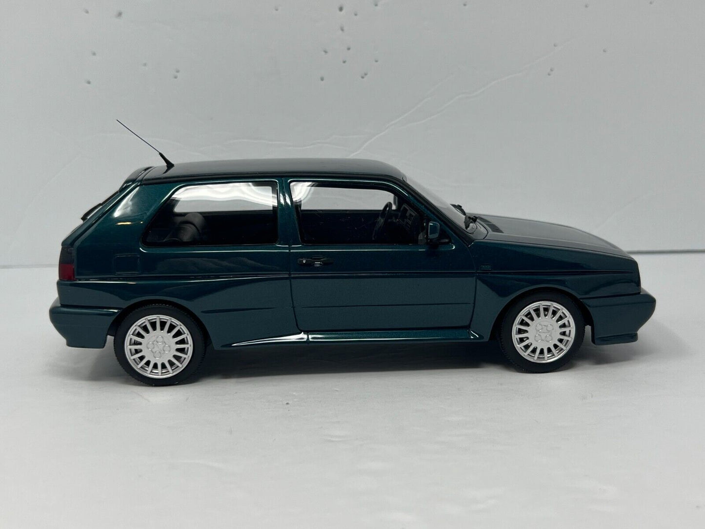 Otto Mobile 1990 Volkswagen Golf 2 MKII A2 G60 Rally 1:18 Resin Model