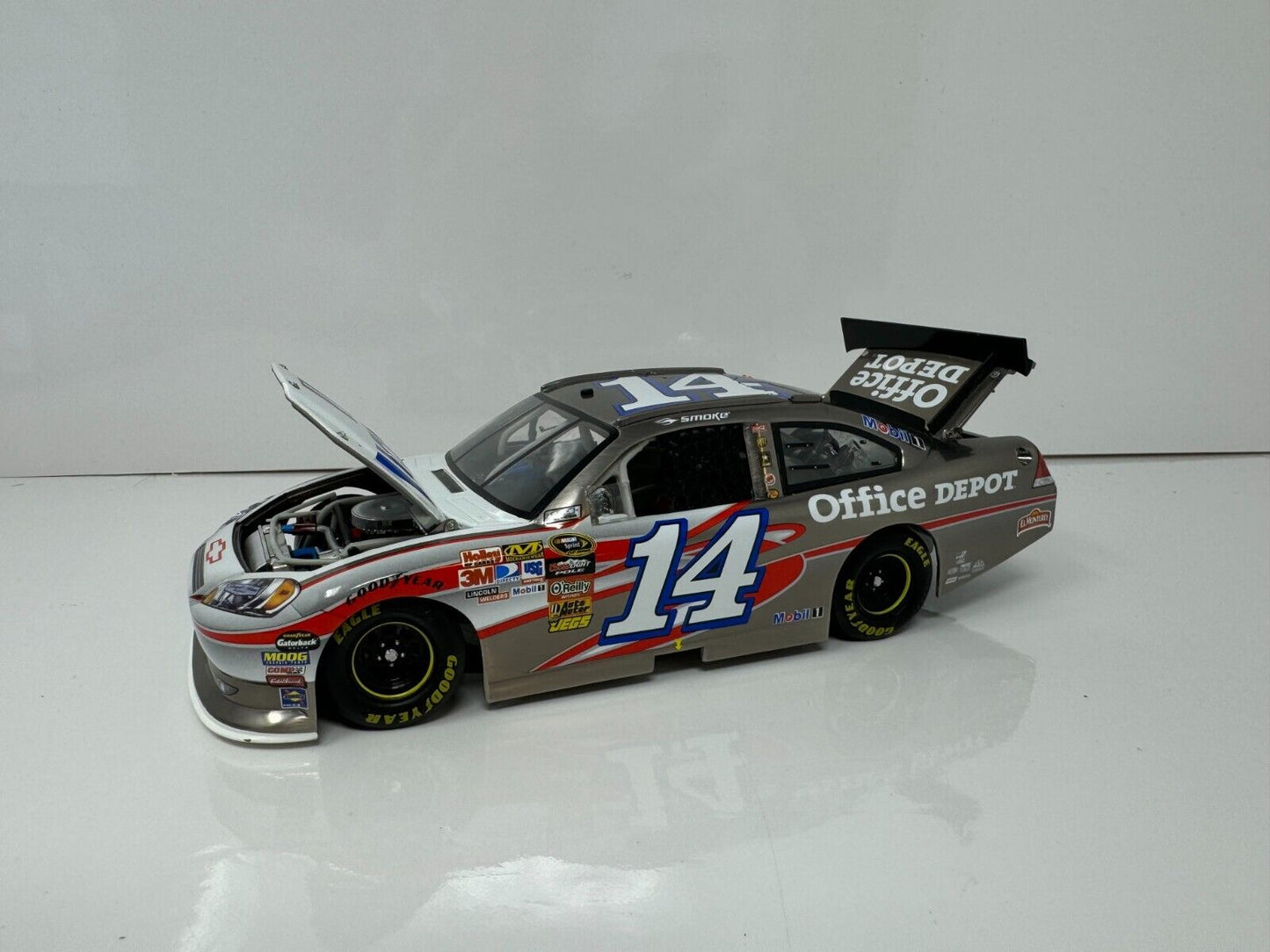 Action Nascar #14 Tony Stewart Mobil 1 2011 Impala Brushed Metal 1:24 Diecast