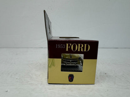 M2 Machines 1953 Ford Crestline Victoria 1:64 Diecast