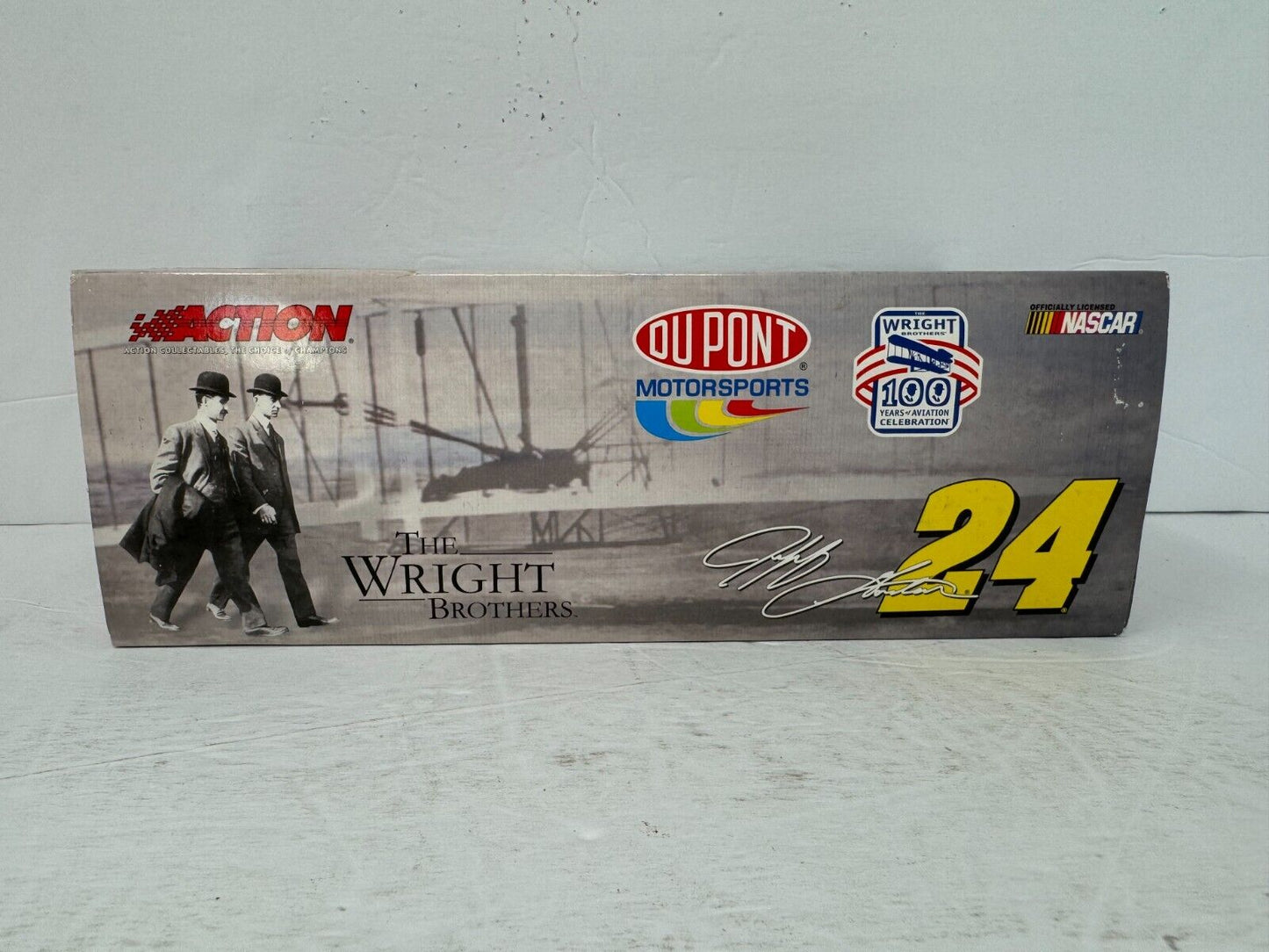 Action Nascar #24 Jeff Gordon DuPont Wright Brothers 2003 Chevy 1:24 Diecast