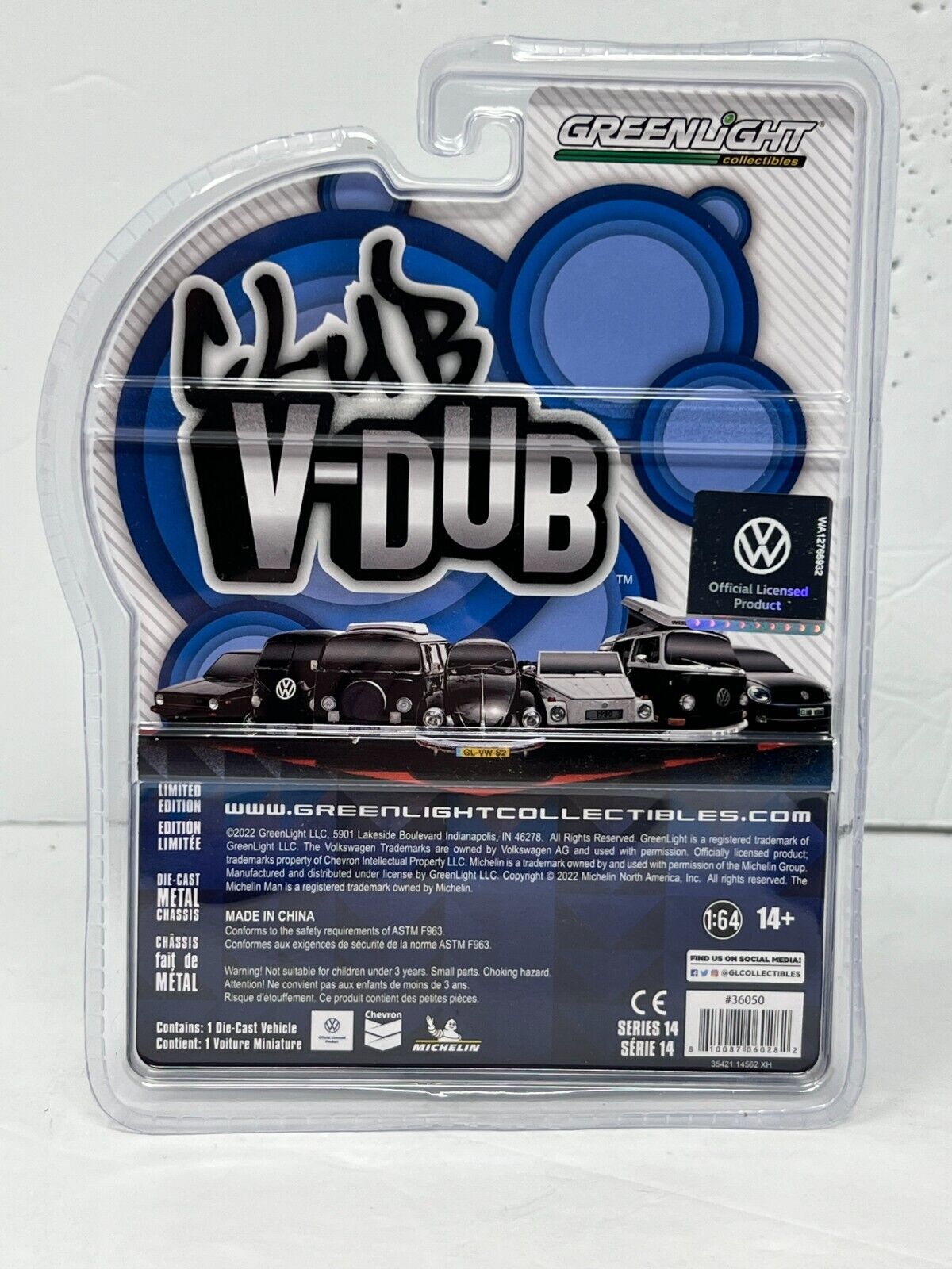 Greenlight Club V-Dub 1969 Volkswagen Type 2 Double Cab Pickup 1:64 Diecast