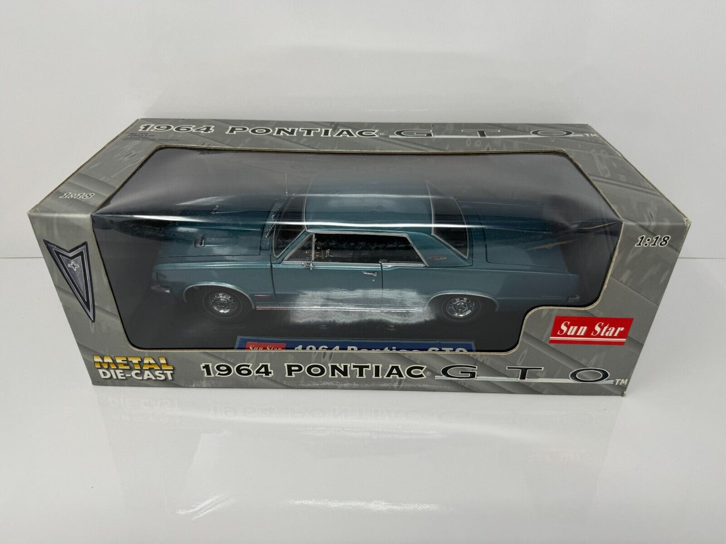 Sun Star 1964 Pontiac GTO 1:18 Diecast