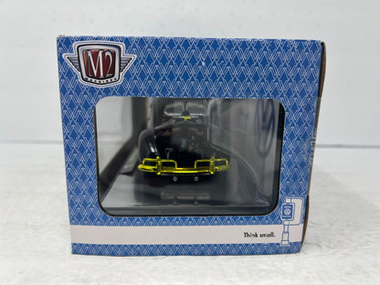 M2 Machines 1952 Volkswagen Beetle Deluxe Model Chase 1:24 Diecast