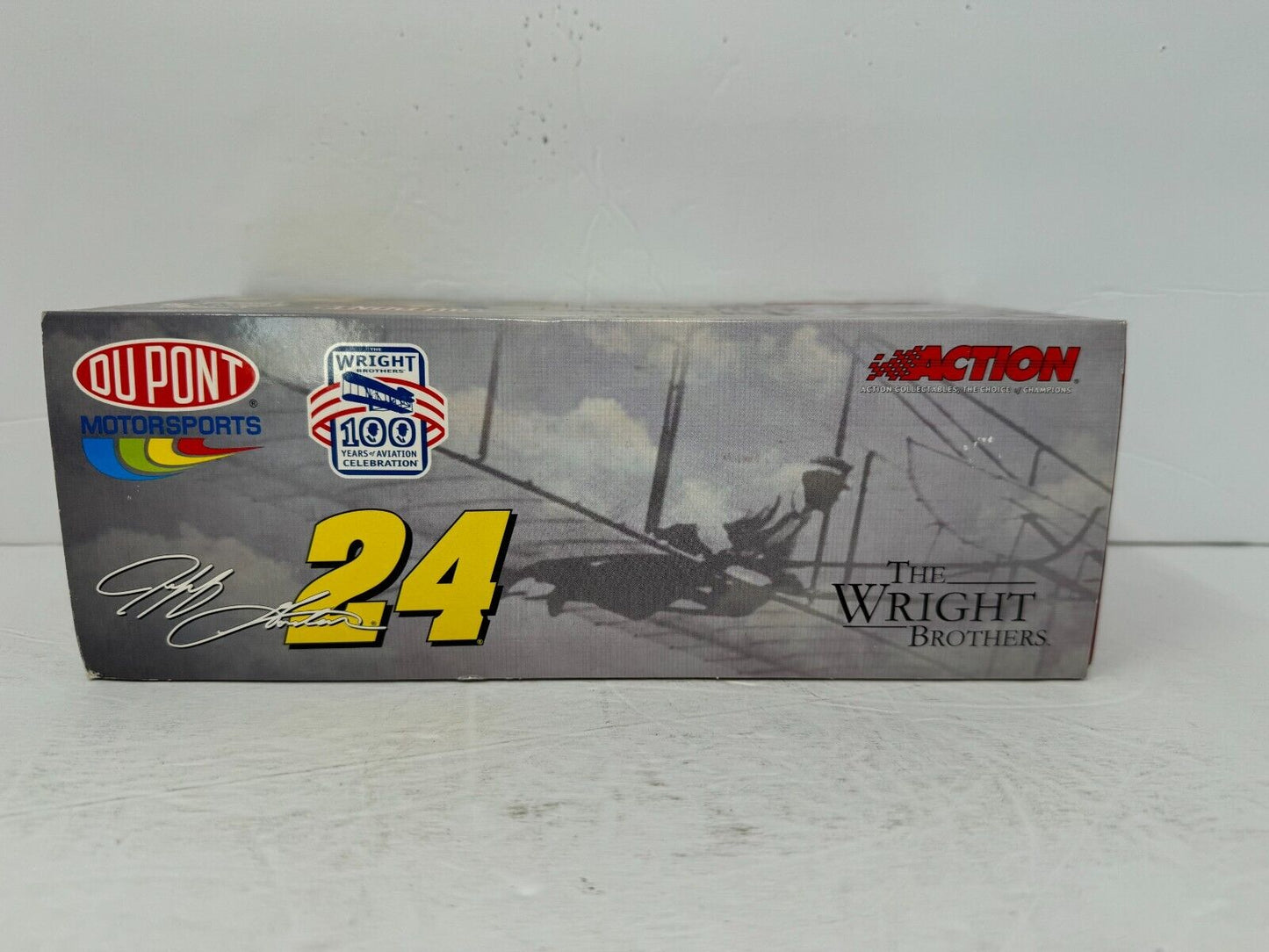 Action Nascar #24 Jeff Gordon DuPont Wright Brothers 2003 Chevy 1:24 Diecast