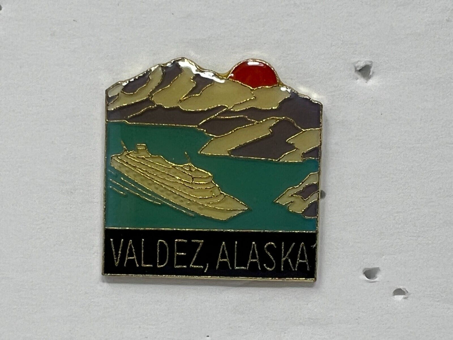 Valdez, Alaska Souvenir Cities & States Lapel Pin CPS1