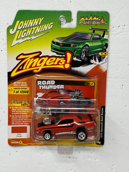 Johnny Lightning Zingers! 1973 Plymouth Road Runner 1:64 Diecast Version B V2