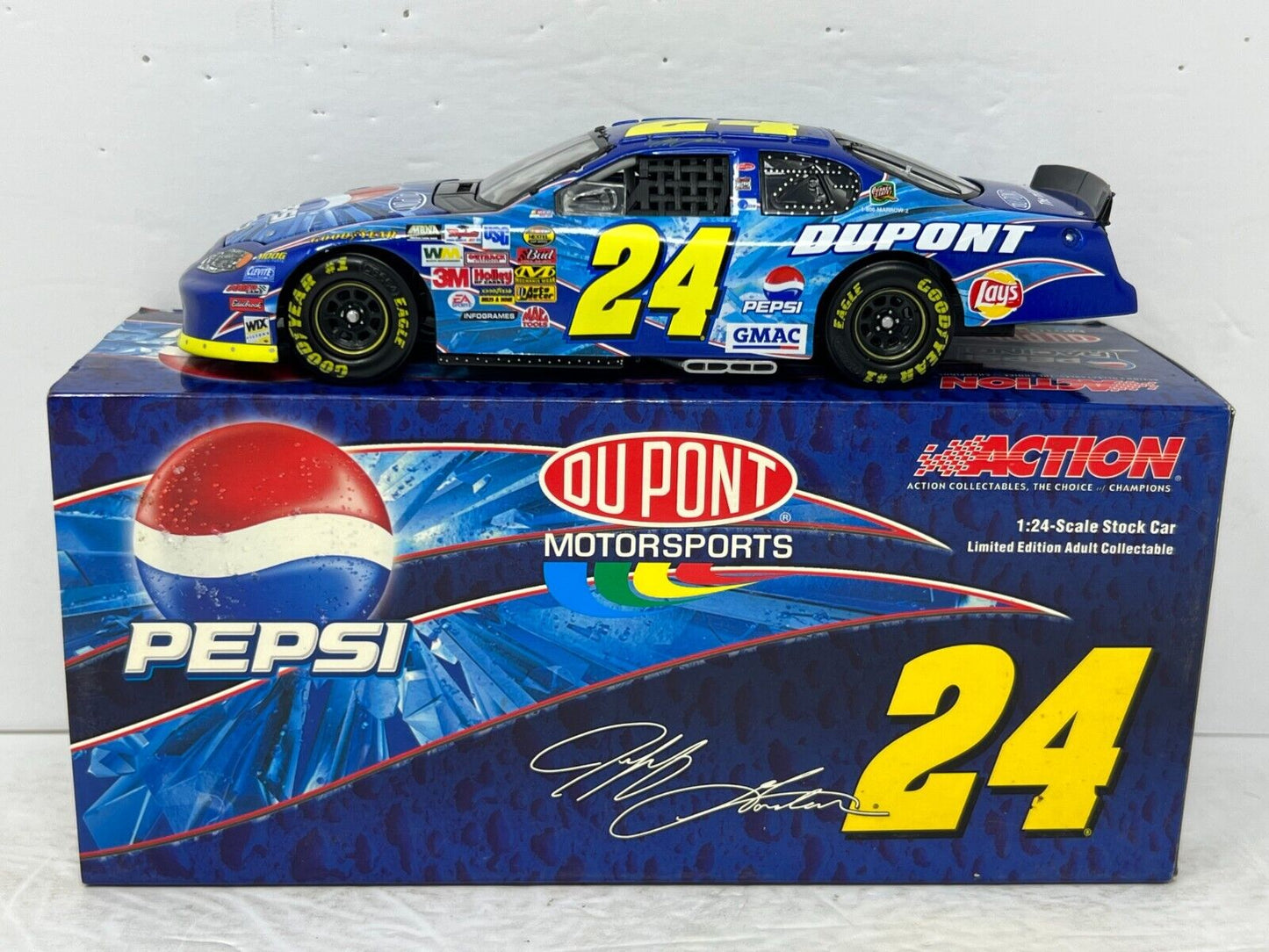 Action Nascar #24 Jeff Gordon Pepsi GM Dealers 2004 Chevy 1:24 Diecast 1 of 504