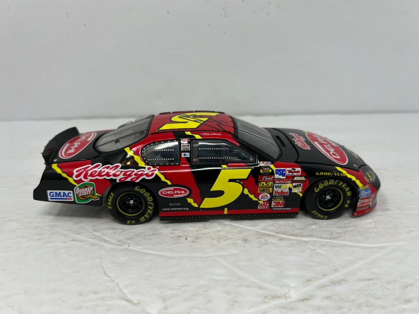 Action Nascar #5 Terry Labonte Kellogg's Delphi 1:24 Diecast Track Signature