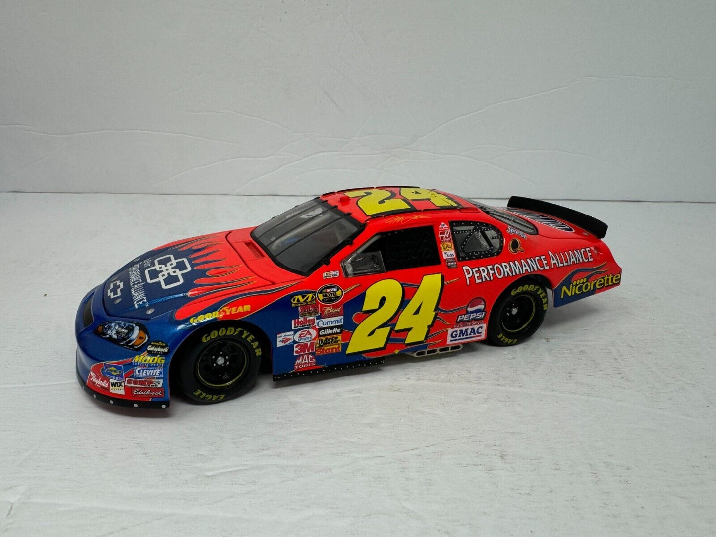 Action Nascar #24 Jeff Gordon DuPont Performance Alliance Chevy 1:24 Diecast