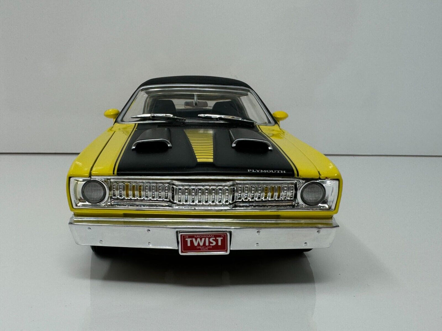 Ertl American Muscle 1971 Plymouth Duster 340 Hobby Edition 118 Diecast 1 of 500