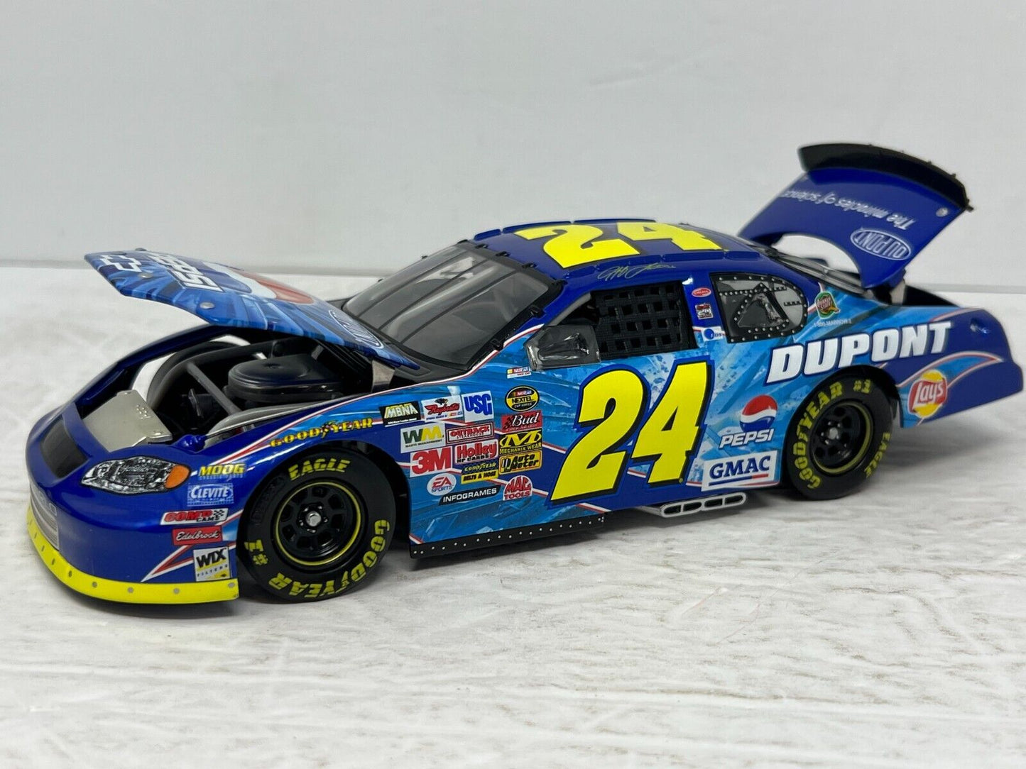 Action Nascar #24 Jeff Gordon Pepsi GM Dealers 2004 Chevy 1:24 Diecast 1 of 504