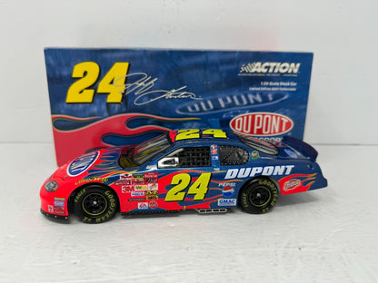 Action Nascar #24 Jeff Gordon DuPont 2003 Chevrolet Monte Carlo 1:24 Diecast