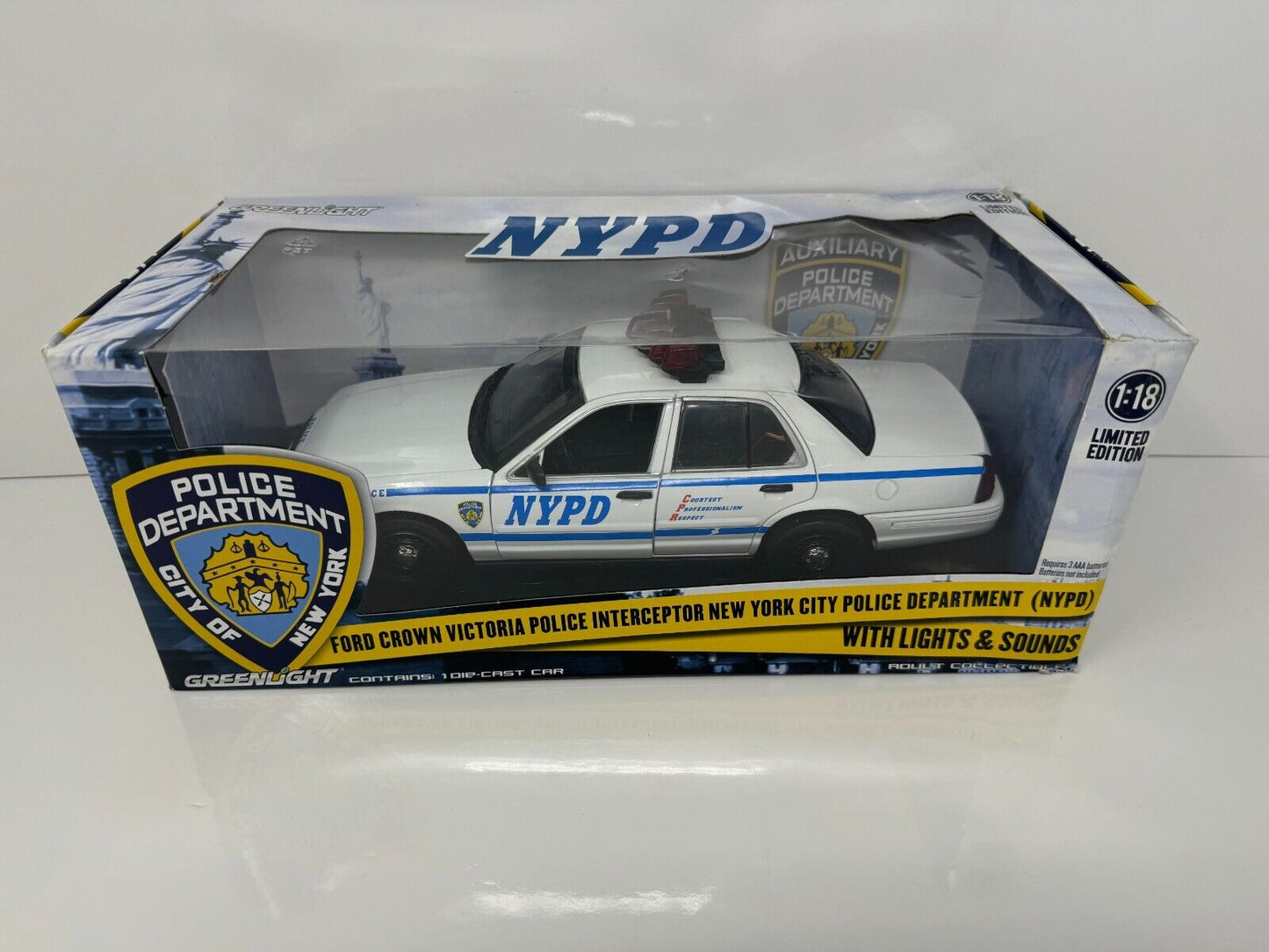 Greenlight NYPD Police Department Ford Crown Victoria Interceptor 1:18 Diecast