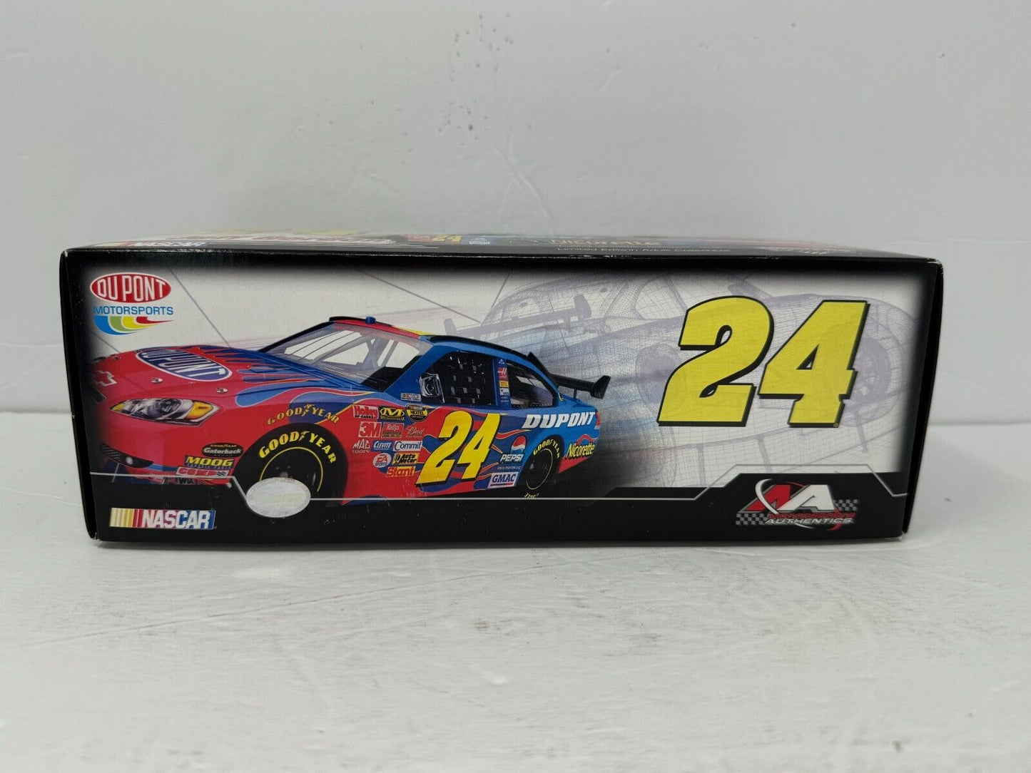 Motorsports Authentics #24 Jeff Gordon DuPont 2007 Impala SS COT 1:24 Diecast