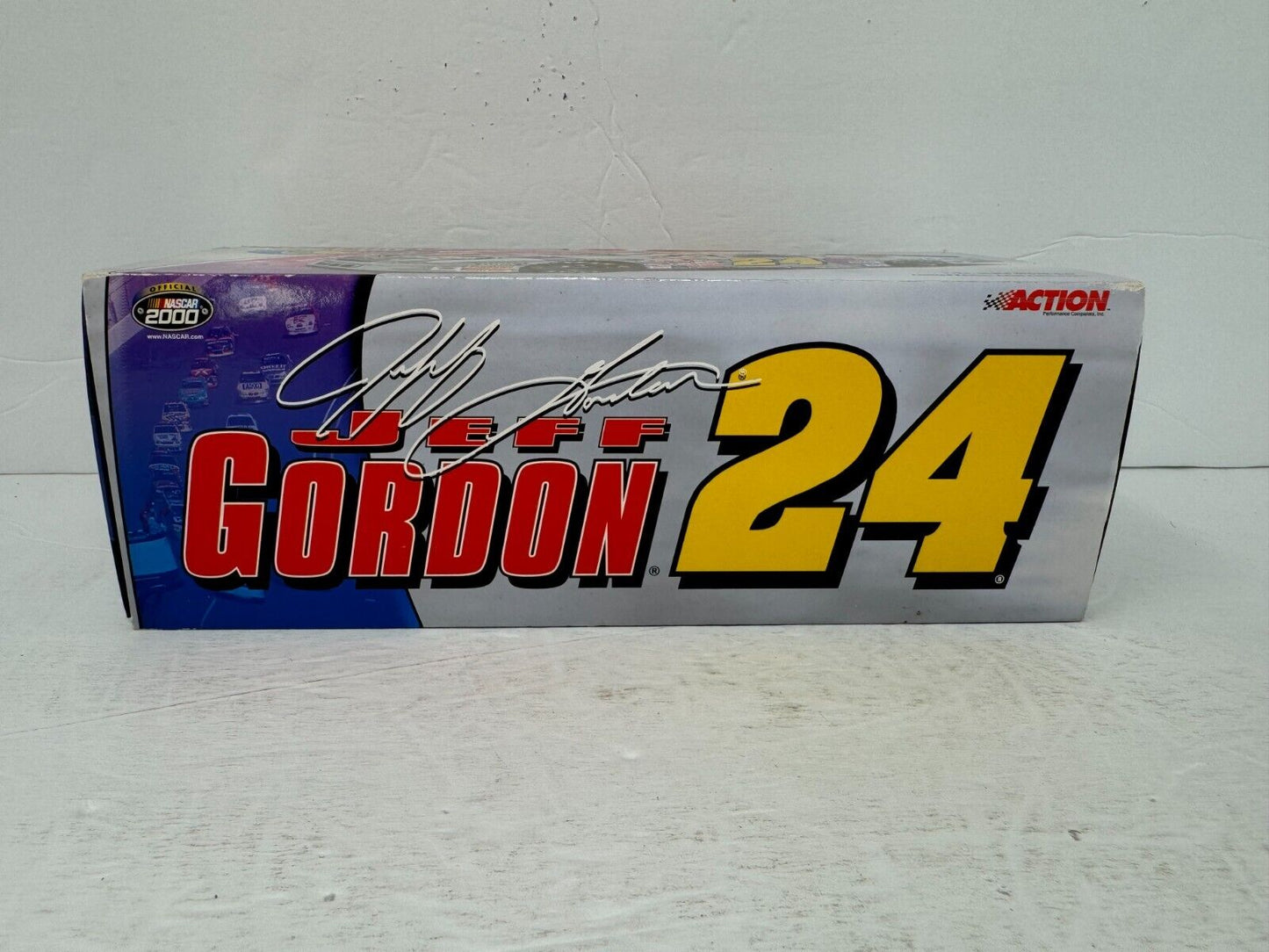 Action Nascar #24 Jeff Gordon DuPont NASCAR 2000 Chevy Monte Carlo 124 Diecast