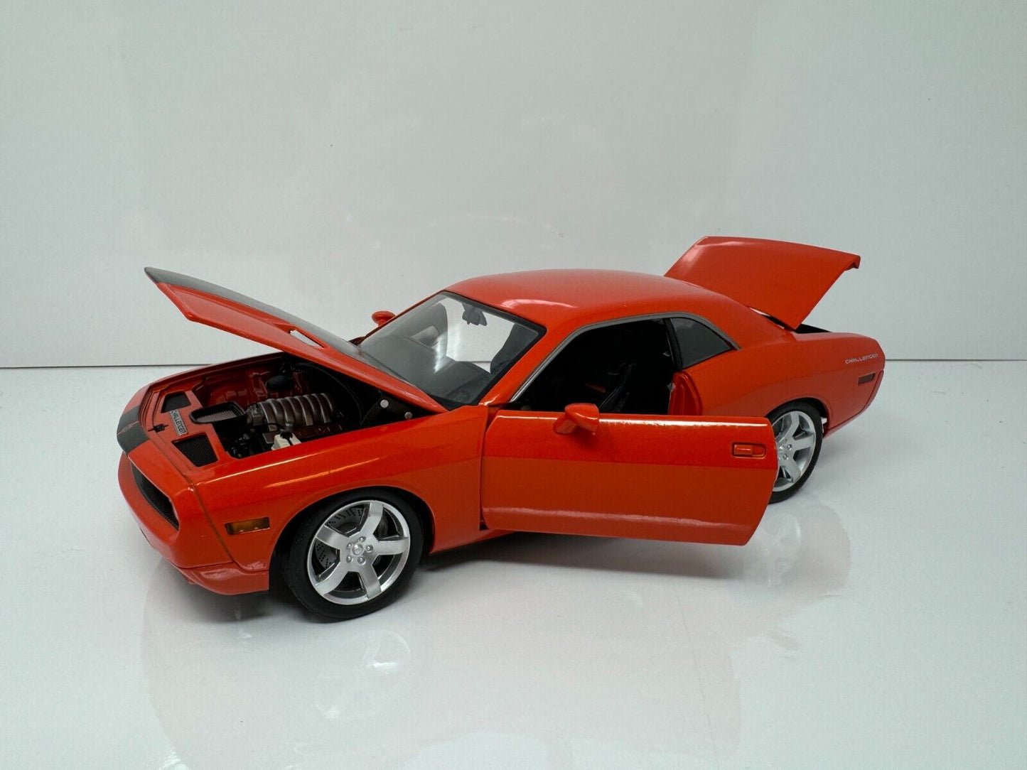 Fairfield Mint 2006 Dodge Challenger Concept 1:18 Diecast