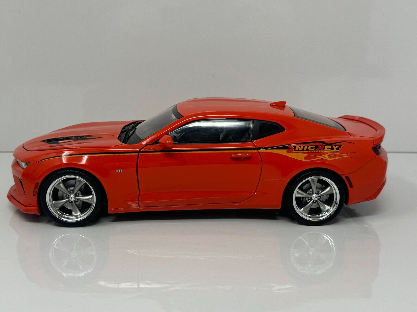 Auto World 2016 Nickey Super Chevy Camaro Limited Edition 1:18 Diecast