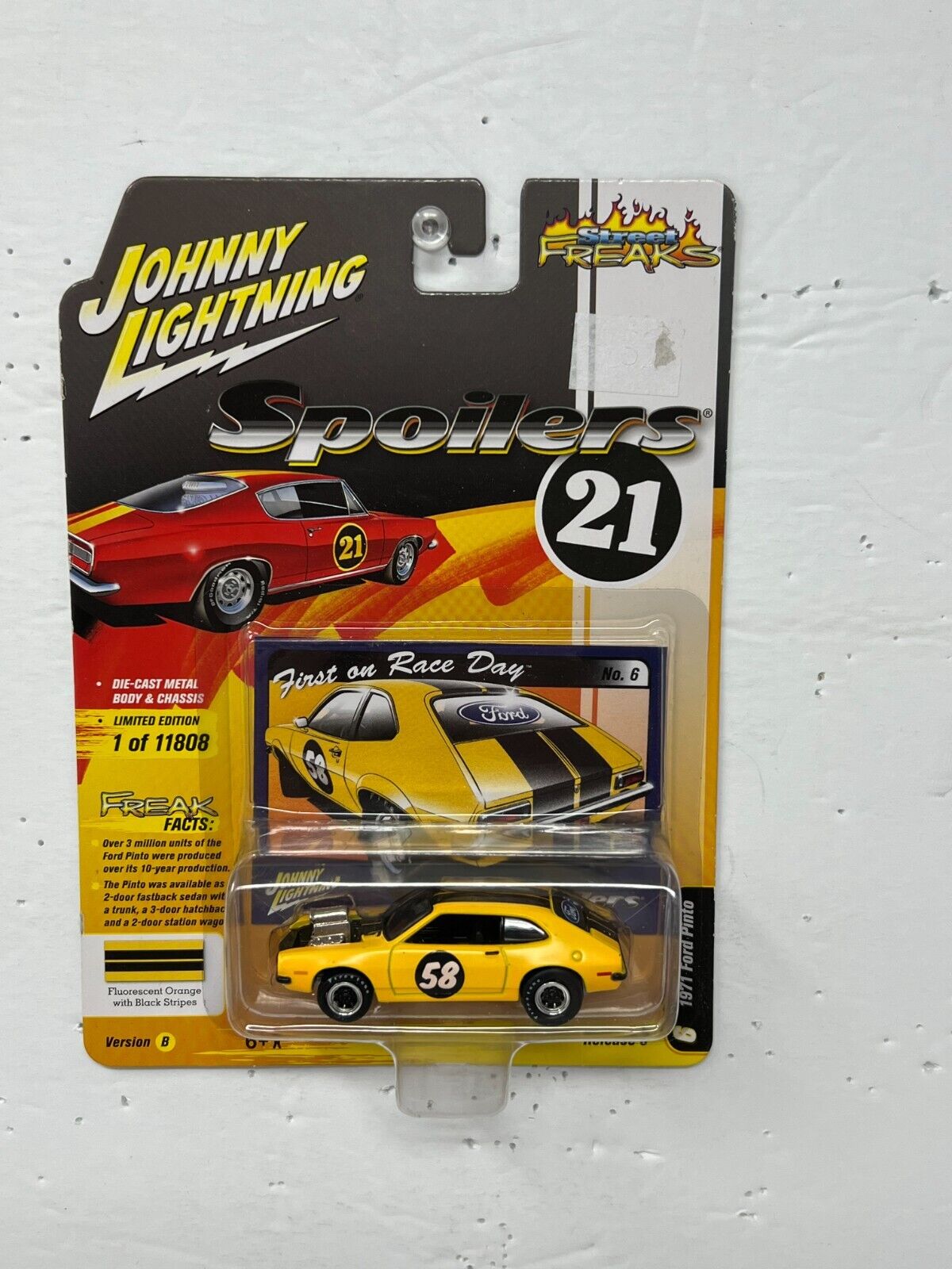 Johnny Lightning Spoilers 1971 Ford Pinto 1:64 Diecast Version B