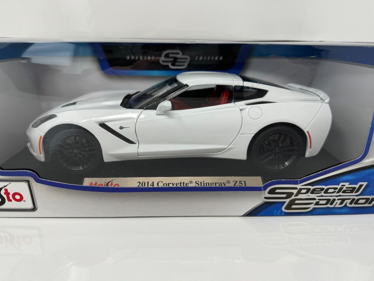 Maisto 2014 Chevrolet Corvette Stingray Z51 Special Edition 1:18 Diecast White