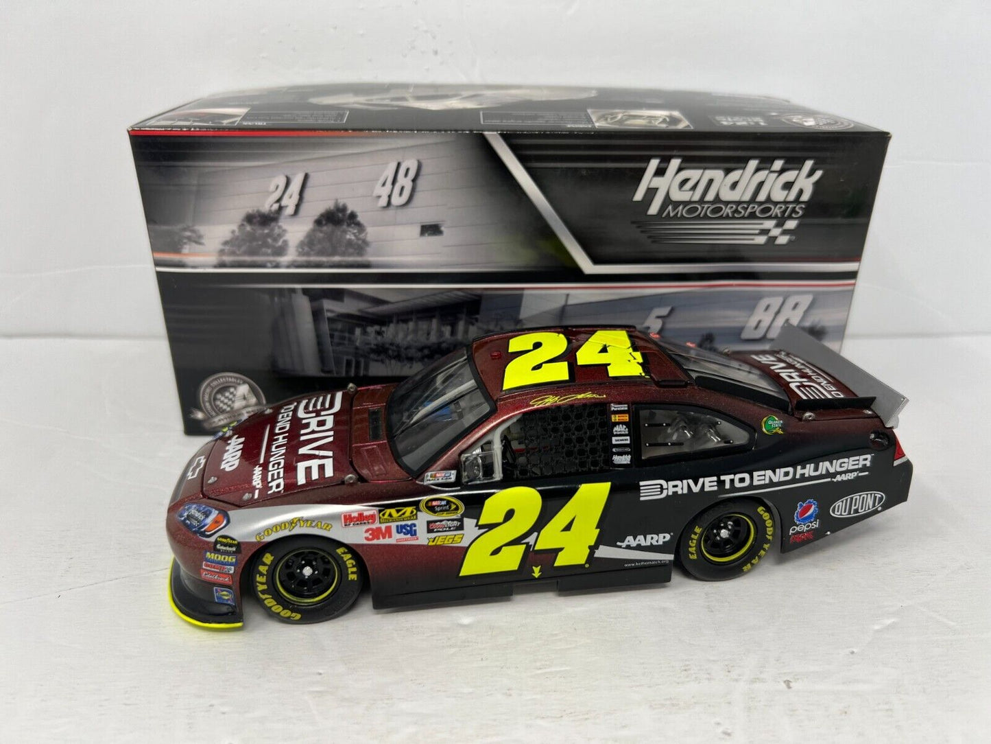 Lionel Nascar #24 Jeff Gordon AARP Drive to End Hunger Flashcoat 1:24 Diecast