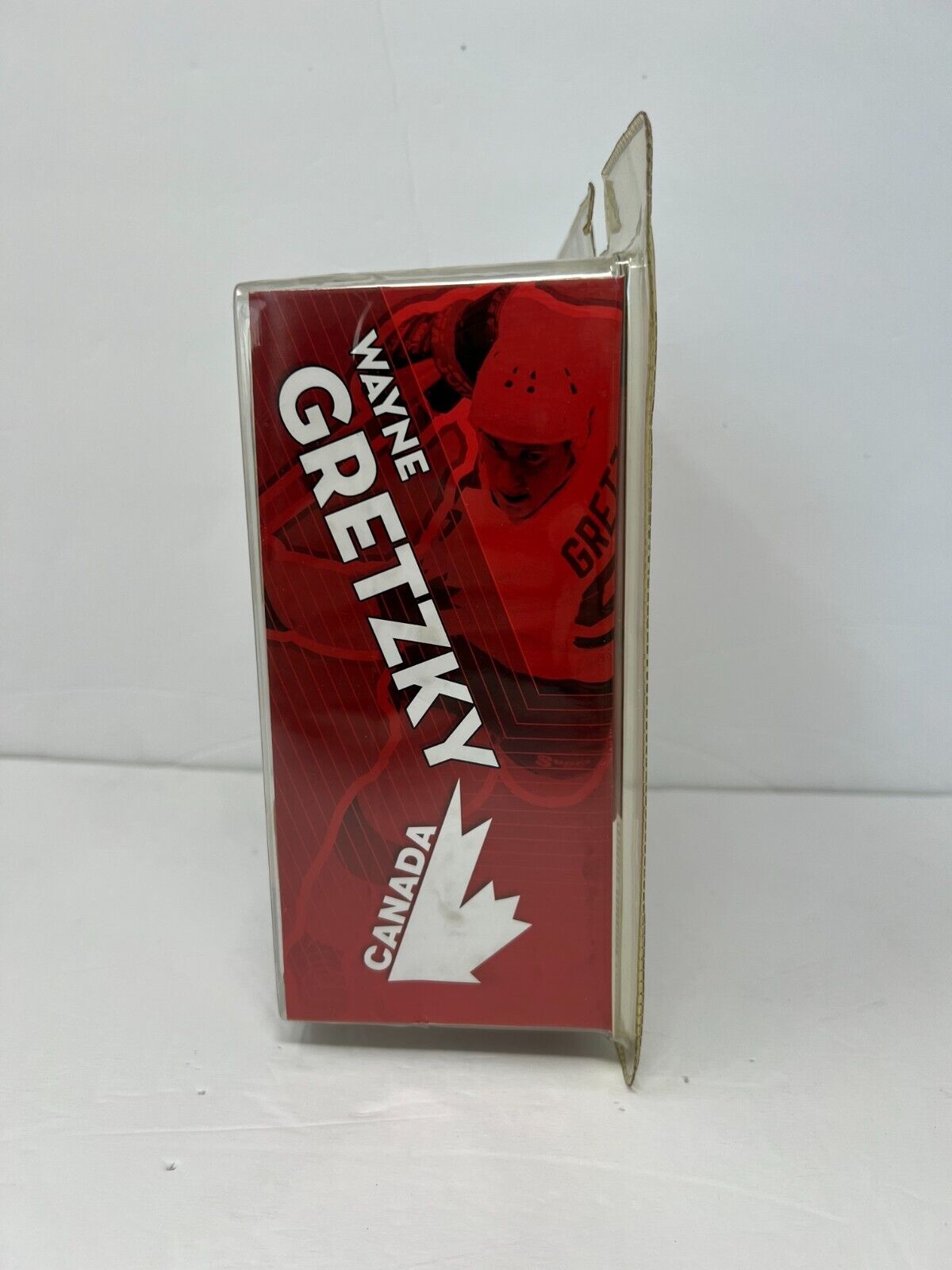 McFarlane NHL Wayne Gretzky White Jersey 1987 Team Canada 6 Inch Figure