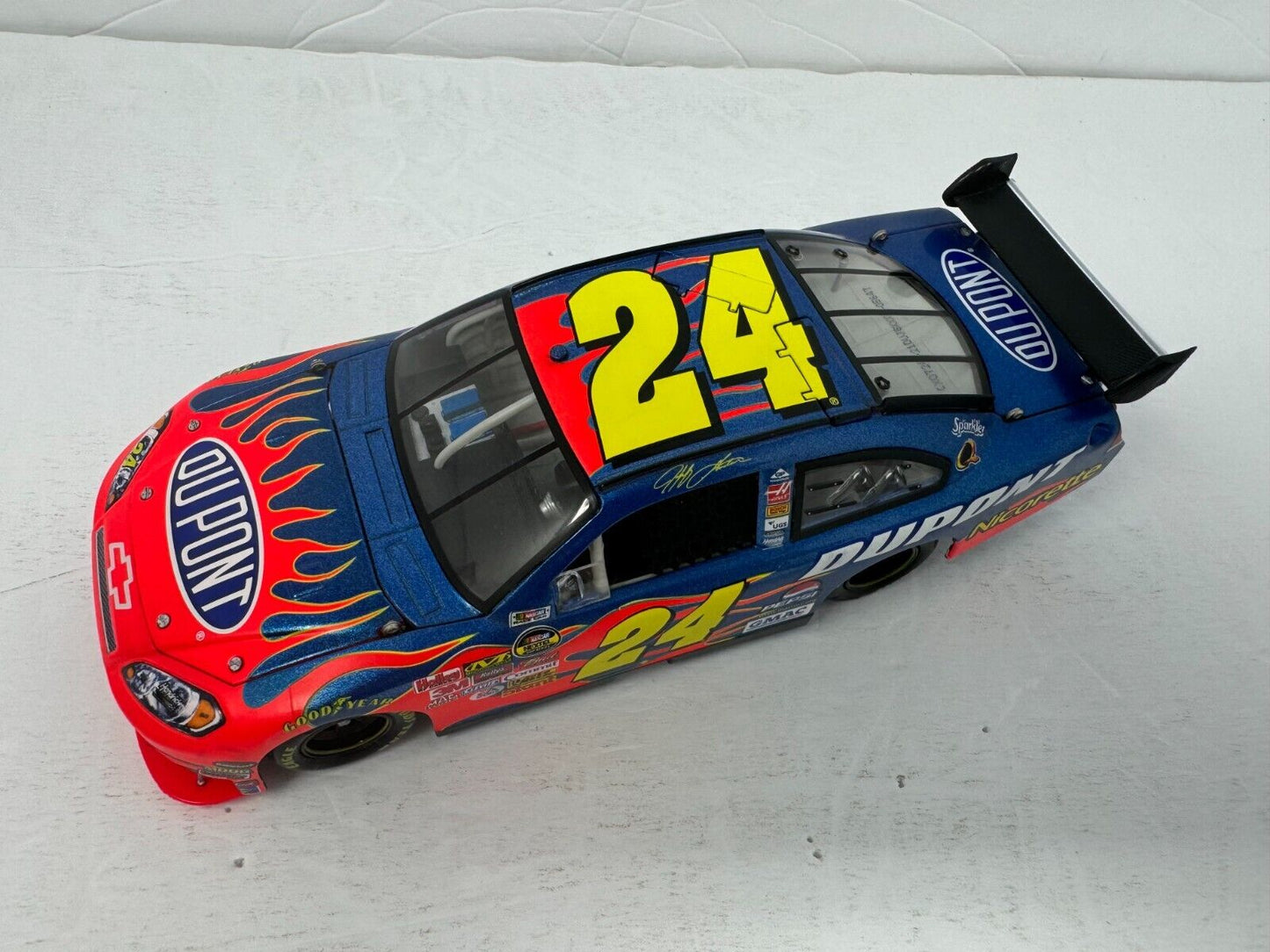 Motorsports Authentics #24 Jeff Gordon DuPont 2007 Impala SS COT 1:24 Diecast