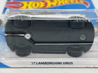 Hot Wheels Factory Fresh 2017 Lamborghini Urus 1:64 Diecast V4