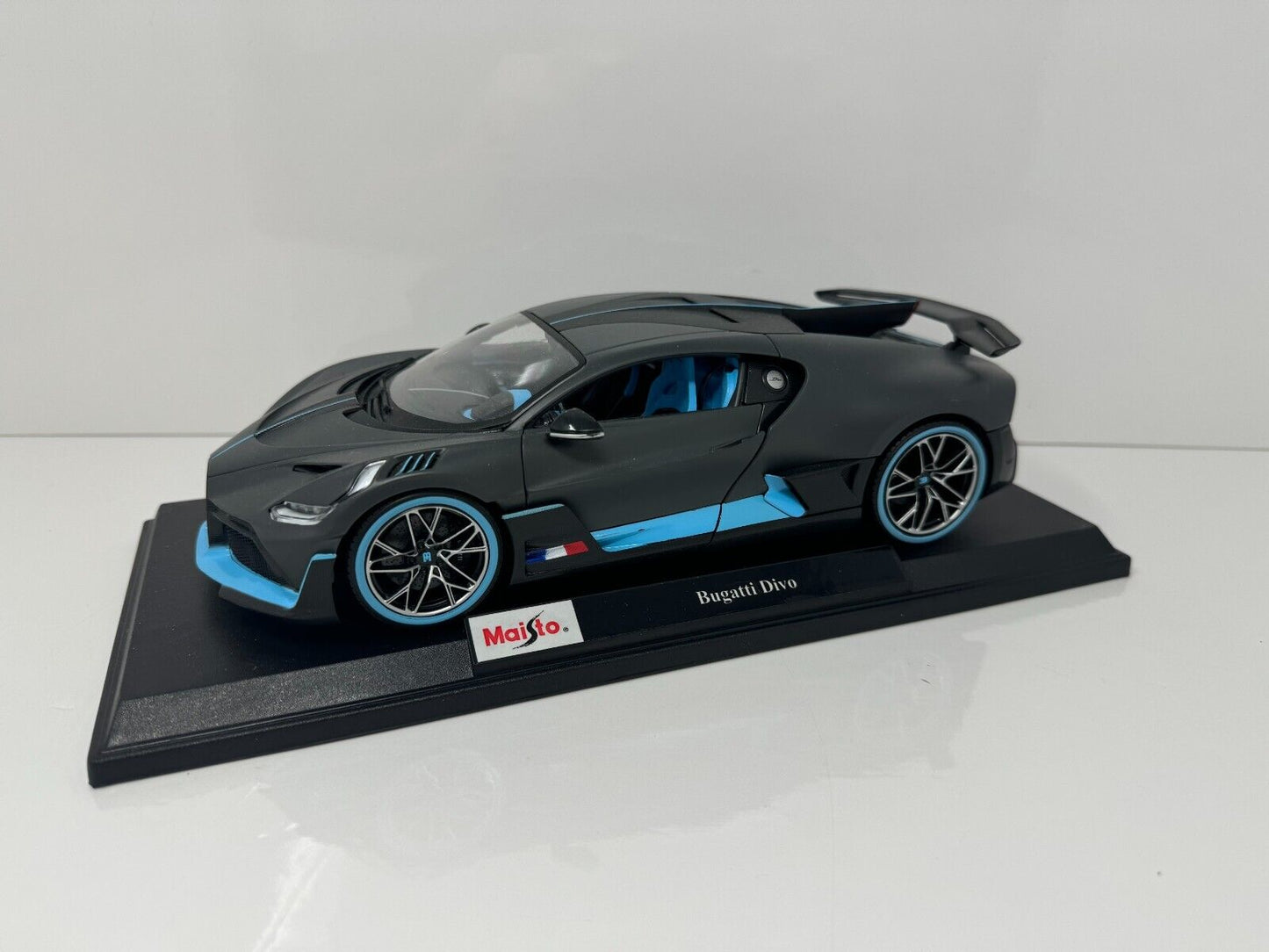 Maisto Bugatti Divo Special Edition 1:18 Diecast