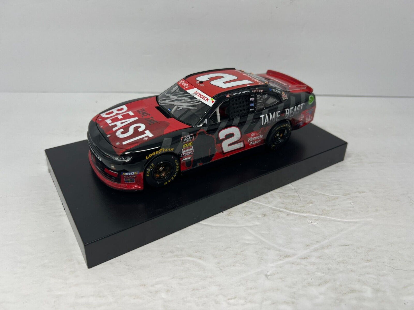 Lionel Racing Nascar #2 Tyler Reddick Tame the Beast Win 2019 Camaro 124 Diecast Autography