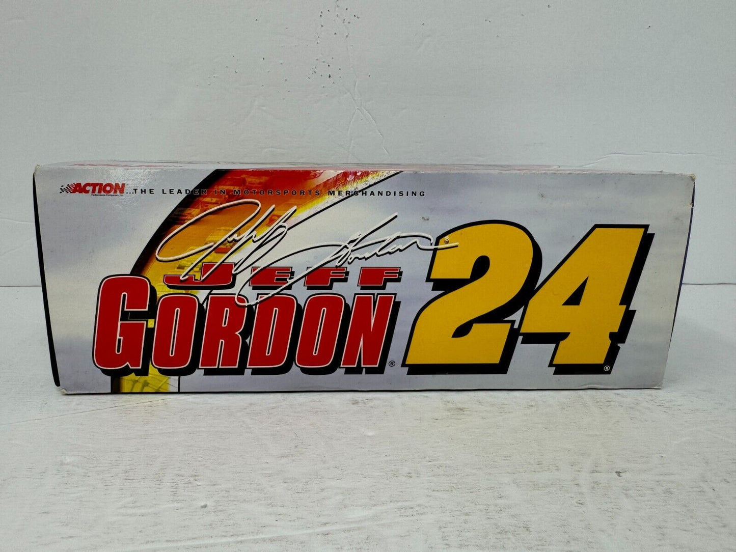 Action Nascar #24 Jeff Gordon DuPont NASCAR 2000 Chevy Monte Carlo 124 Diecast