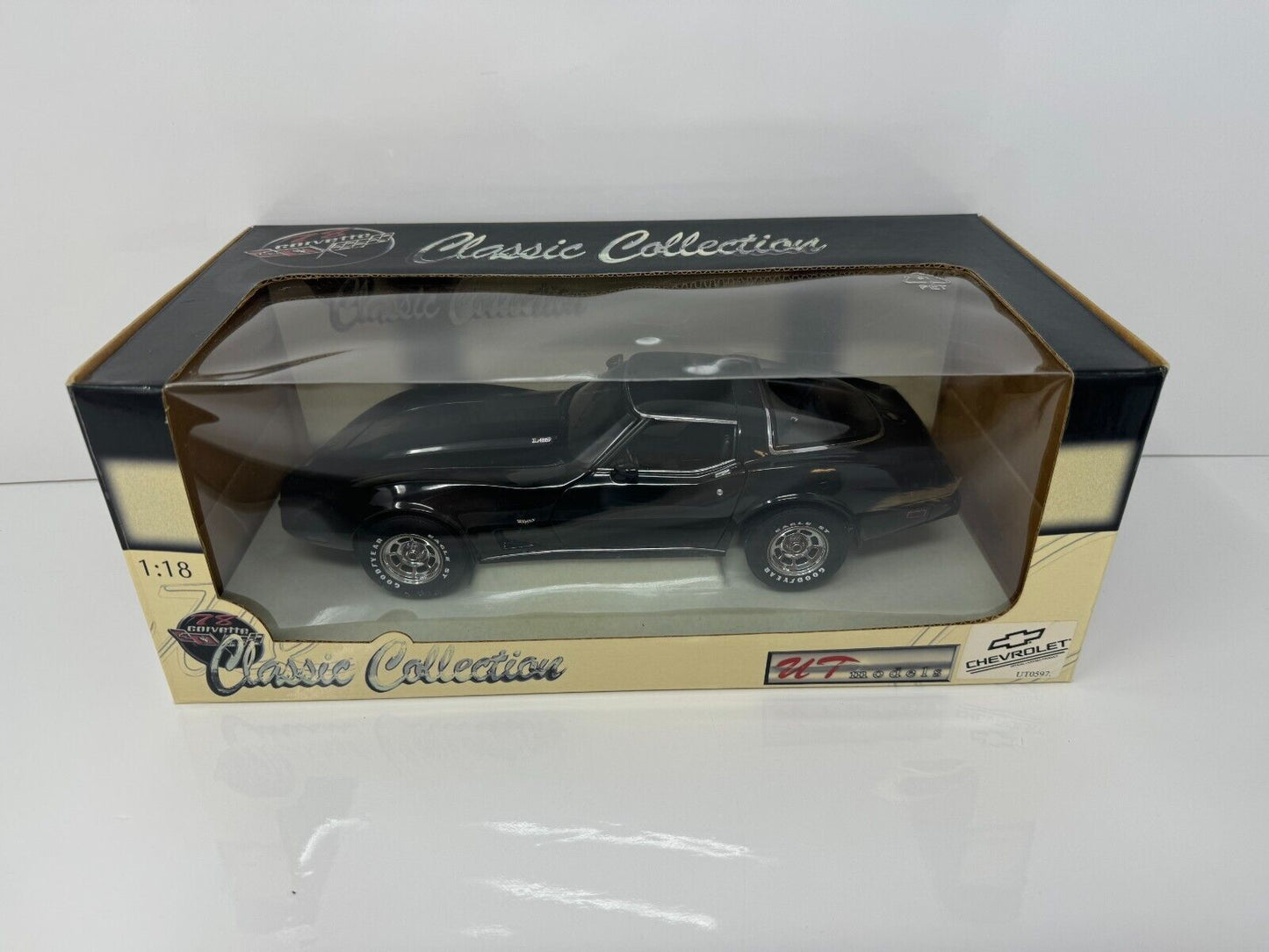 UT Models 1978 Chevrolet Corvette Classic Collection 1:18 Diecast