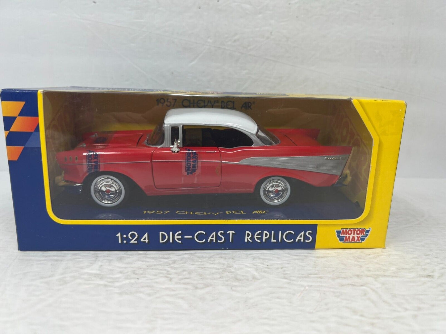 Motormax 1957 Chevy Bel Air 1:24 Diecast