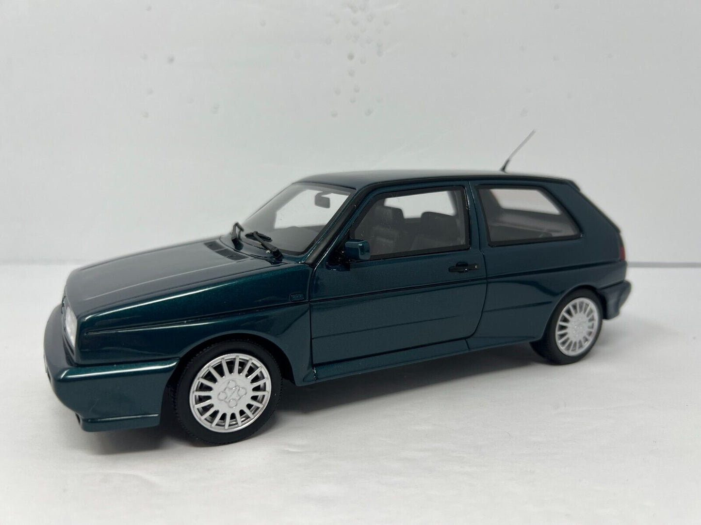 Otto Mobile 1990 Volkswagen Golf 2 MKII A2 G60 Rally 1:18 Resin Model