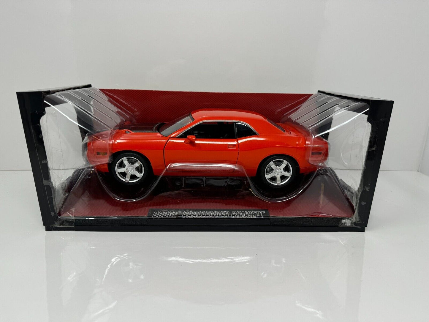 Fairfield Mint 2006 Dodge Challenger Concept 1:18 Diecast