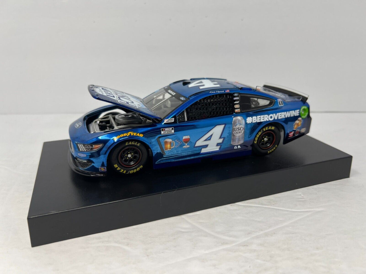 Lionel Nascar #4 Kevin Harvick Busch Light Mustang 1:24 Diecast Chrome (1 of 72)