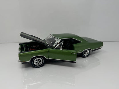 Ertl American Muscle Auto Meter 1969 Plymouth GTX Hobby Edition 1:18 Diecast