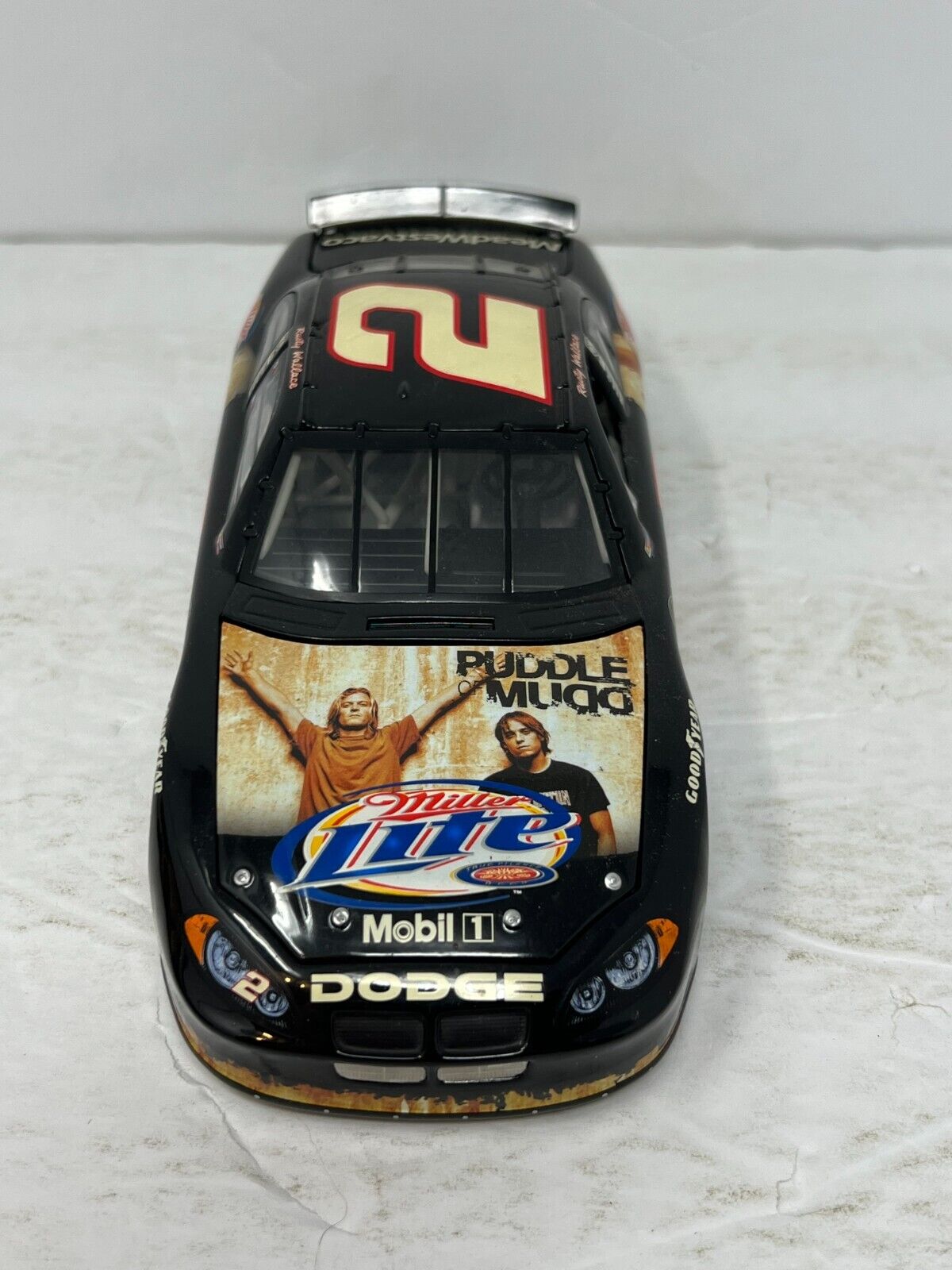 Action Nascar #2 Rusty Wallace Miller Puddle of Mudd 2004 Intrepid 1:24 Diecast