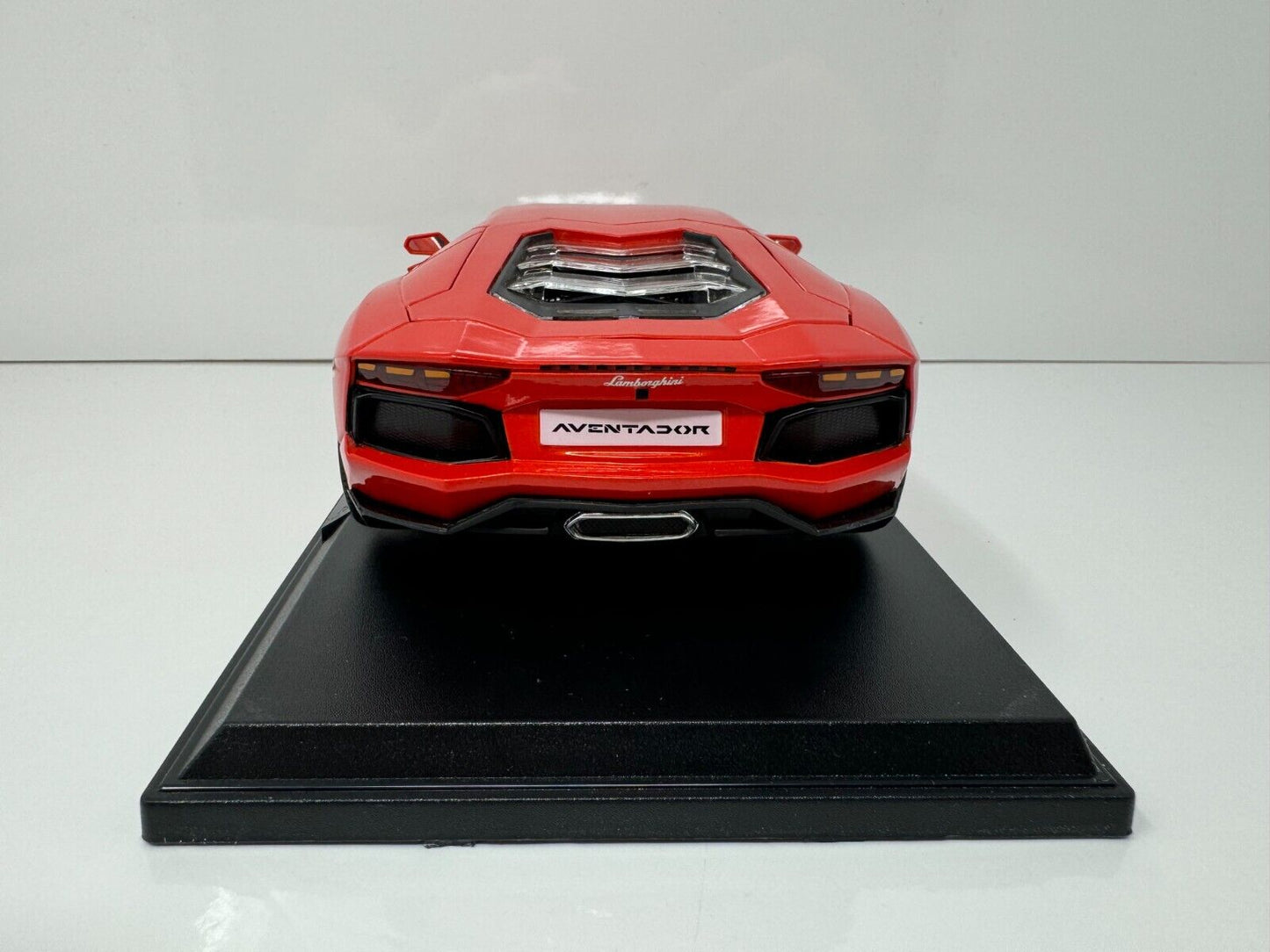 Maisto Lamborghini Aventador Coupe Special Edition 1:18 Diecast