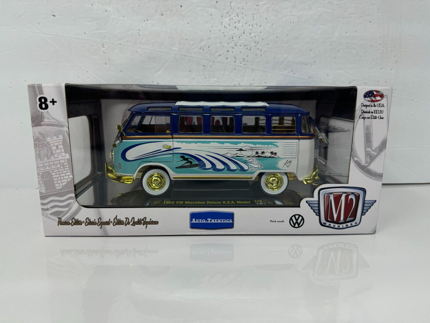 M2 Machines Auto-Thentics 1960 Volkswagen Microbus Deluxe CHASE 1:24 Diecast