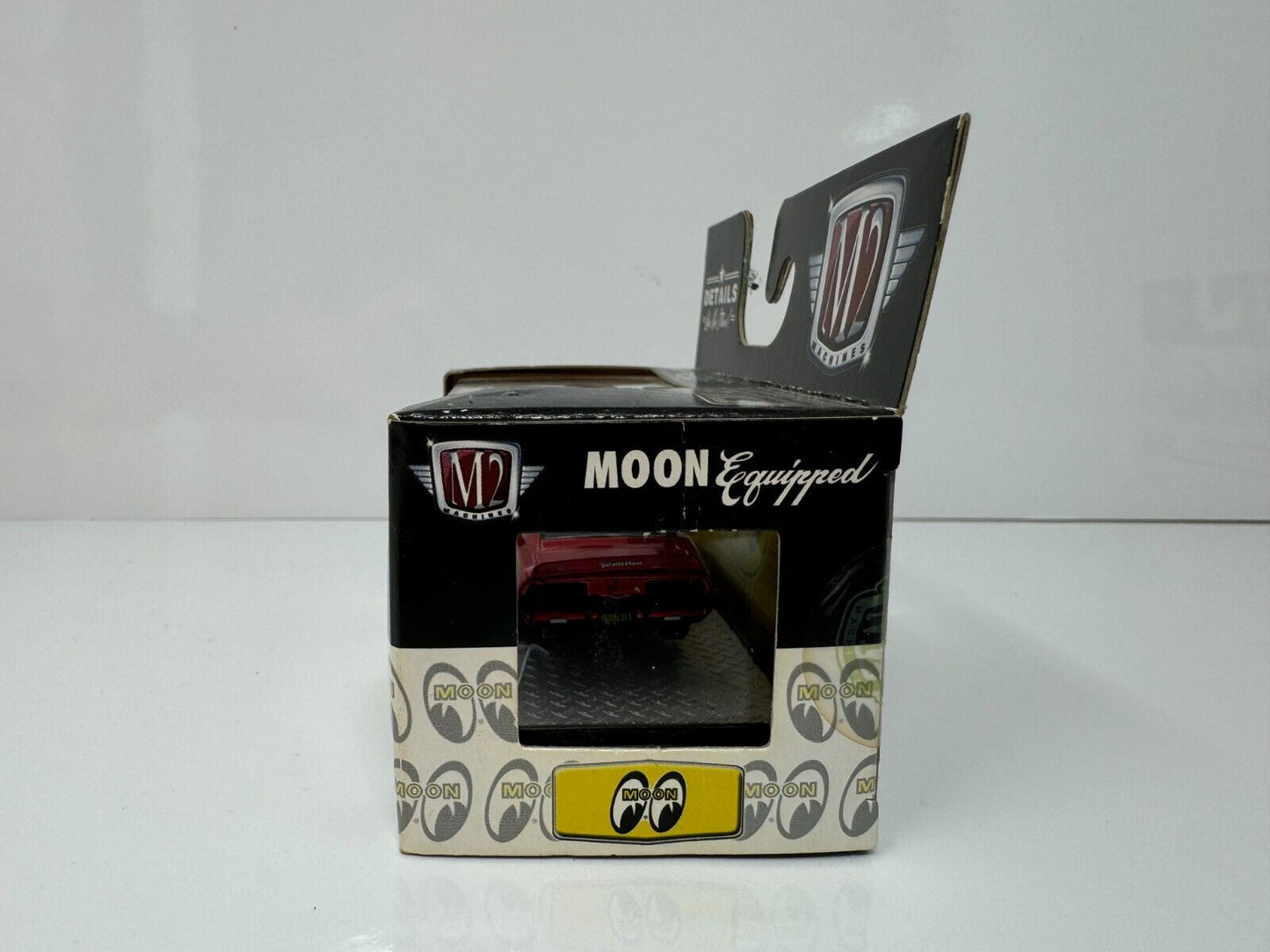 M2 Machines Moon Eyes 1969 Chevrolet Camaro Z28 RS 1:64 Diecast