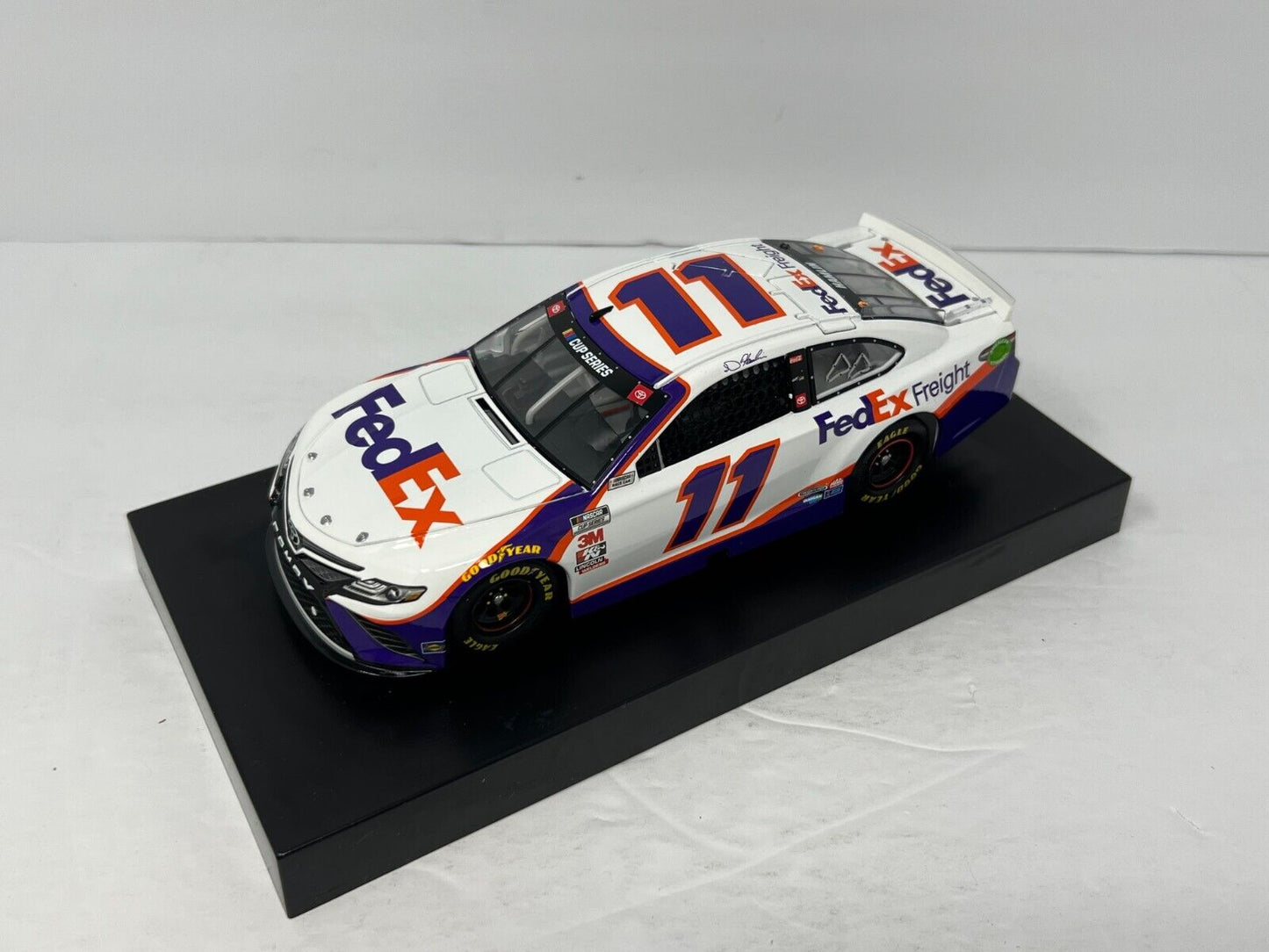 Lionel Nascar #11 Denny Hamlin FedEx Freight 2020 Camry 1:24 Diecast