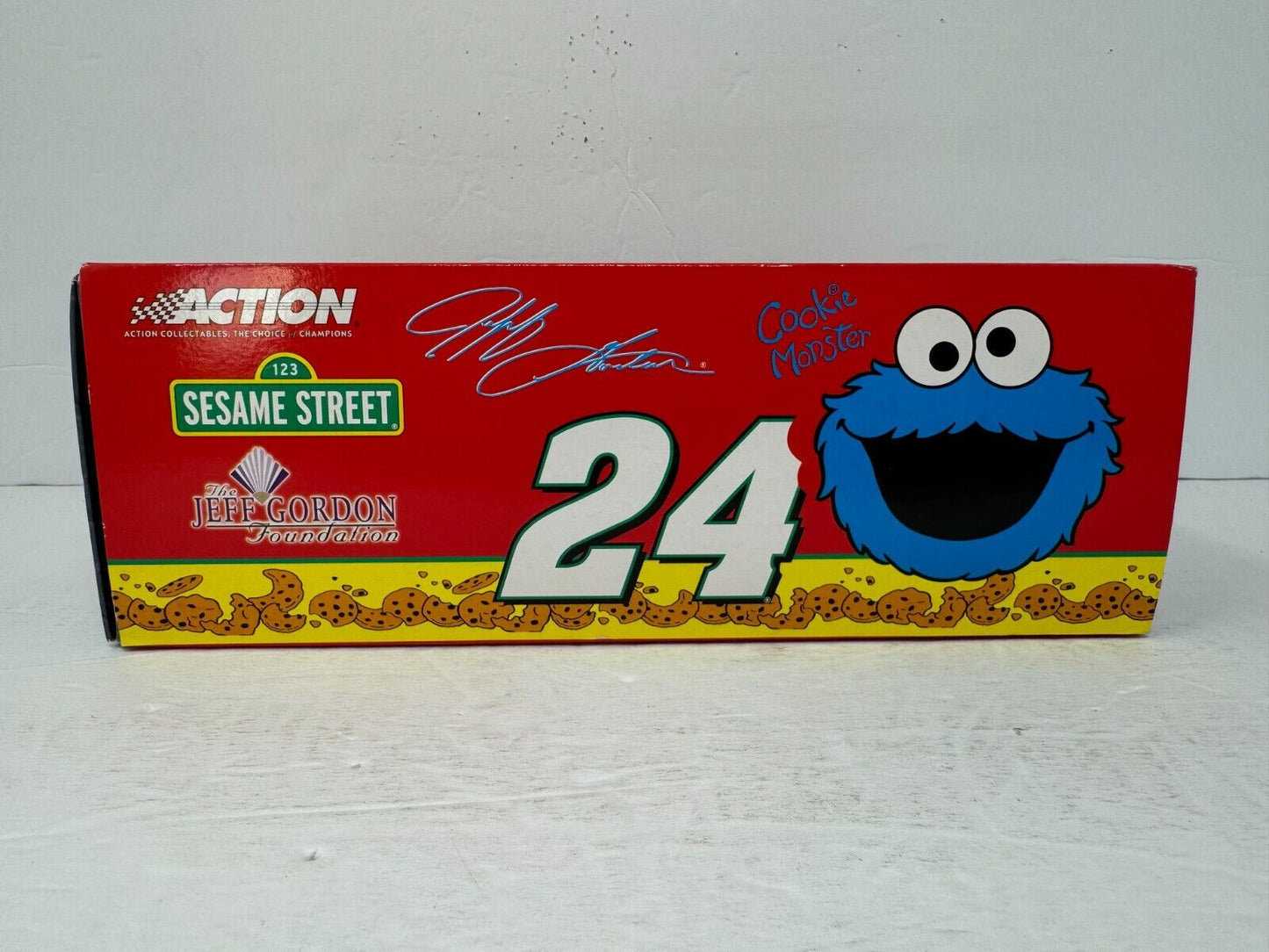 Action Nascar #24 Jeff Gordon Foundation Sesame Street 2003 Chevy 1:24 Diecast